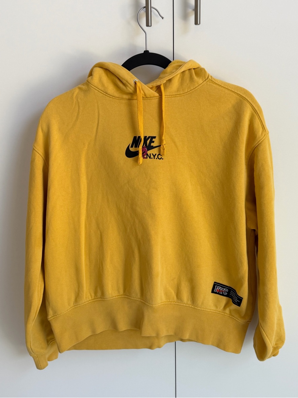 Nike Yellow Graphic Hoodie Pullover Sweatshirt Women’s Small DQ3548-761